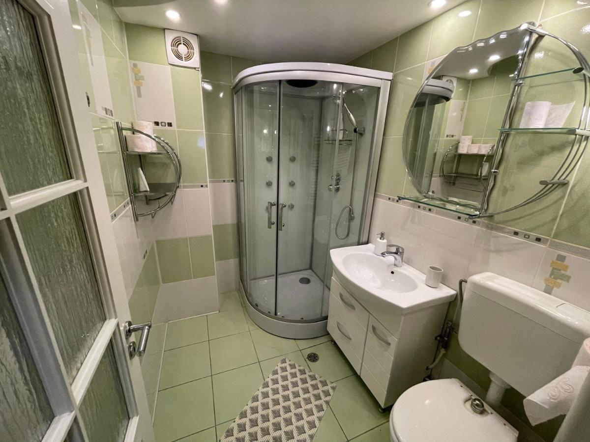 Lovely 3 Bedrooms Apartament Орадя Экстерьер фото