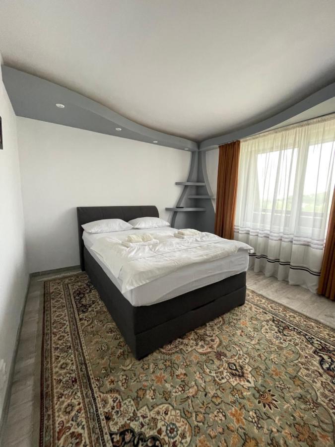 Lovely 3 Bedrooms Apartament Орадя Экстерьер фото