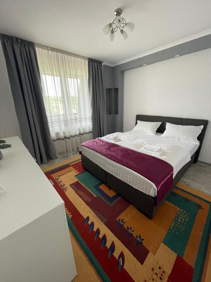 Lovely 3 Bedrooms Apartament Орадя Экстерьер фото